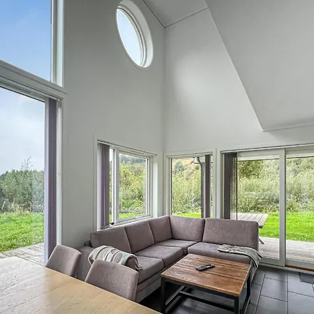 Hébergement de vacances Magnifique Maison à Svenevig Avec Wi-fi